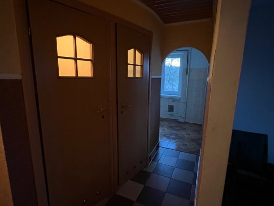 Двокімнатна квартира + приміщення кладовка на подвірʼї. Борислав