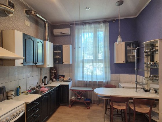 Продам 3 к Сталинка, с А.О р-н Центра. Кам'янське