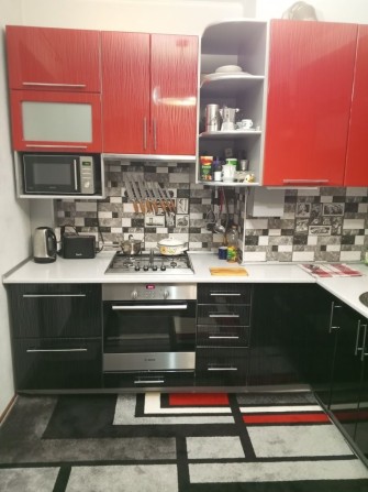 ВЛАСНИК ! В дуже гарному місці з євроремонтом, меблями і те - фото 1