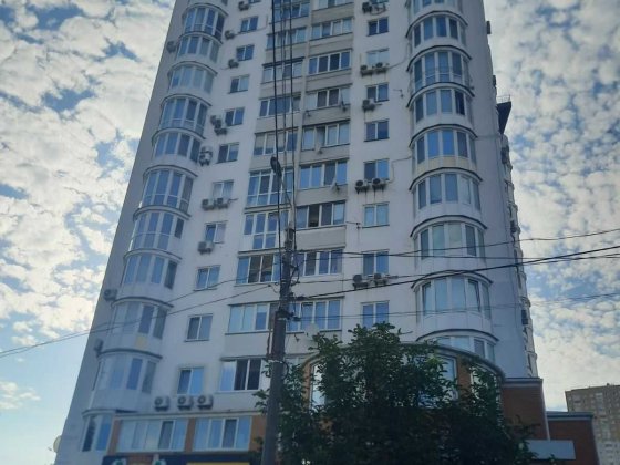 Продається простора квартира в самому серці Вишгорода! Вышгород