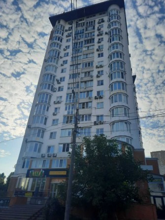 Продається простора квартира в самому серці Вишгорода! - фото 1