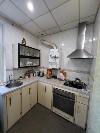 Продам трёхкомнатную  квартиру.Сталинка.АГО. - фото 1