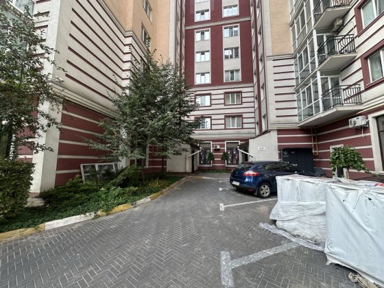 2к квартира под ремонт ЖК Покровский Свято-Покровская 73е