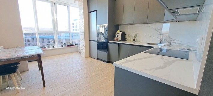 Без комісії для покупця.'-кімнатна квартира з новим ремонтом. - фото 1