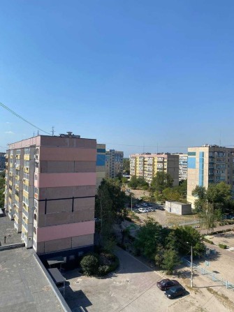 Продам 3х. ком. левый берег 11мкр - фото 1