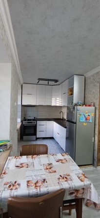 Срочно продам 3-х комнатную квартиру с мебелью и техникой! Сертификат! - фото 1