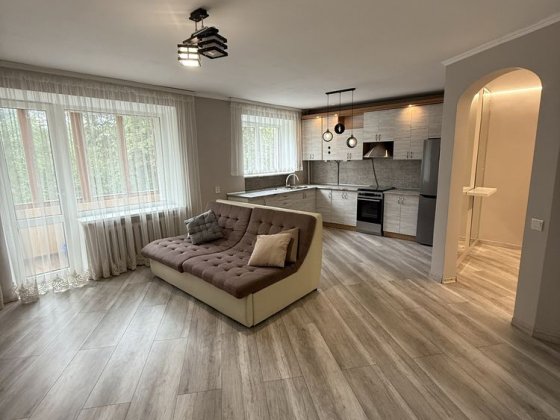 Продаж 3 кімнатної квартири | м.Дубно | вул.Мирогощанська Дубно