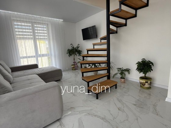 Квартира з ремонтом, меблями та технікою — 2 рівні, м. Дубно Дубно