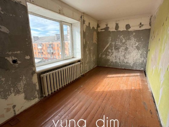 2 кімнатна квартира в центрі міста - під ремонт