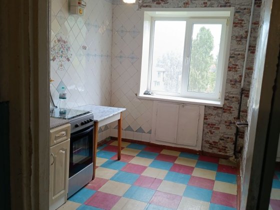 Продам 2кімн. квартиру район Черемушки 6/9 єВідновлення біля 7-ї лірні Каменское