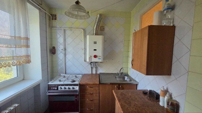 Продам 2 комнатную в кирпичном доме в центре, Live - фото 1