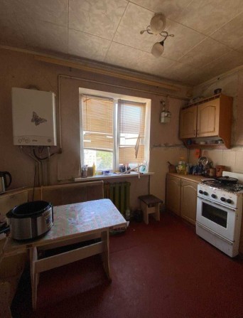 Продам 3к квартира Лб 11мкр  Под ремонт - фото 1