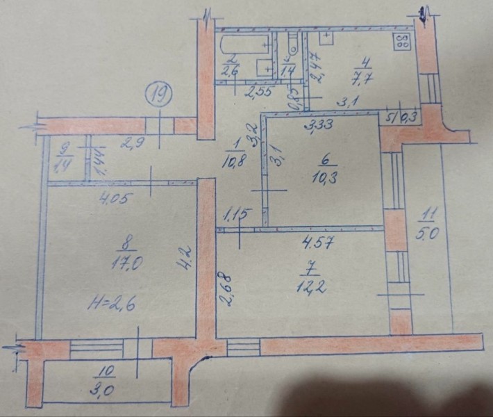 Продам квартиру у м. Ізюм - фото 1