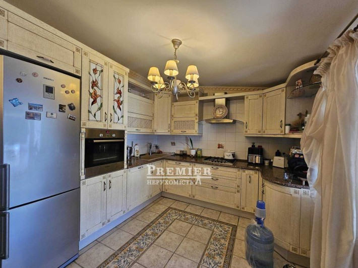 Продається  2 кімн. квартира з євроремонтом - фото 1