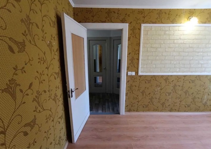 Продажа 3 комнатной квартиры - фото 1