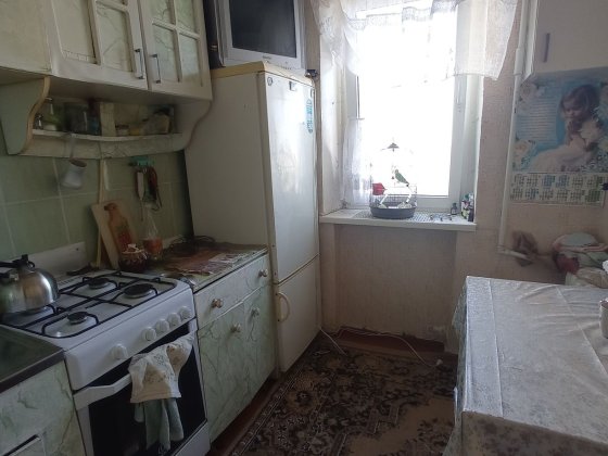 Продам однокомнатную "гостинку" на В. Шума Чорноморськ