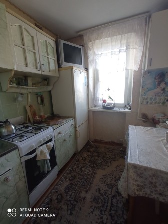 Продам однокомнатную "гостинку" на В. Шума - фото 1