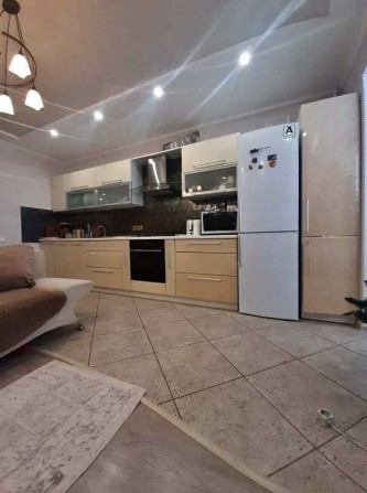 Простора 2 кімнатна квартира Моноліт - фото 1