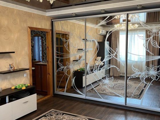 Продается супер классная 2-х комнатная квартира. Левый берег Кам'янське