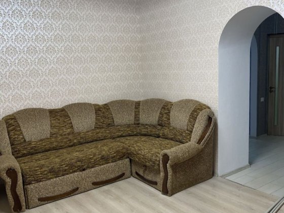 Продам 3 ком.квартиру Центр Каменское