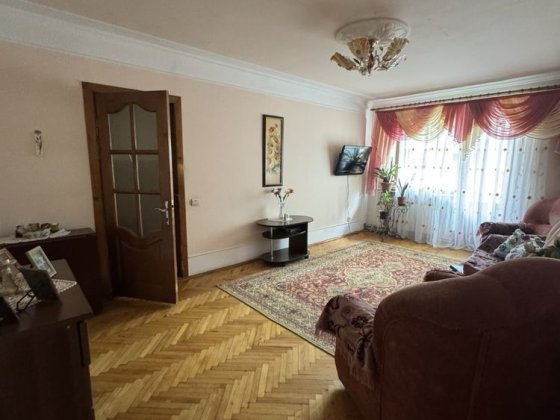 Продаж 3-кімнатної квартири в м. Квлуш Калуш