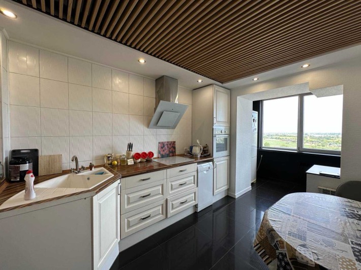 ВЕЛИКОГАБАРИТНА 3-кімнатна квартира (лівий берег) - фото 1