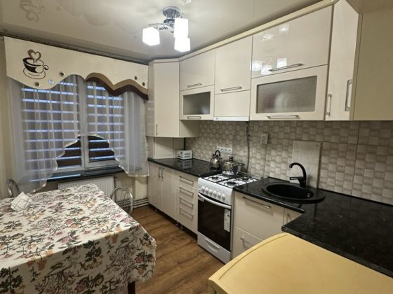 Продаж квартири з ремонтом та меблями Калуш