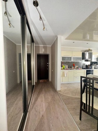 Просторная квартира в  Монолите - фото 1