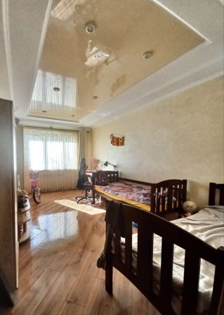 Продаю теплую 3х ком. кв. с улучшенной планировкой - фото 1