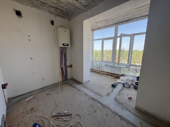 Однокімнатна з частковим ремонтом з панорамним видом на ліс Гостомель