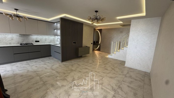 Продам розкішну квартиру, з якісним ремонтом - фото 1
