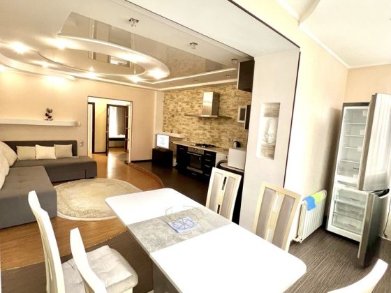 В продаже ШИКАРНАЯ 2 к к-ра в монолите,кирпичный дом,паркоместо! Чорноморськ