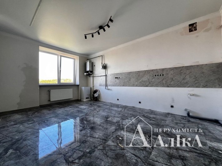 Продам 2-кімнатну квартиру в новому будинку з ремонтом! - фото 1