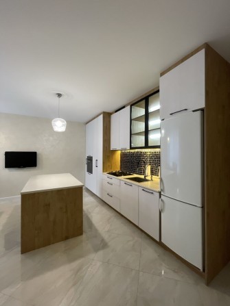 Зниження ціни! 2к з якісним ремонтом. Кухня 26 кв м! Жк На Прорізній! - фото 1