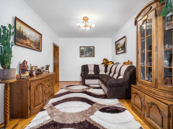 Пропоную для купівлі 3 кімнатну квартиру на вул.Леонтовича Коломия