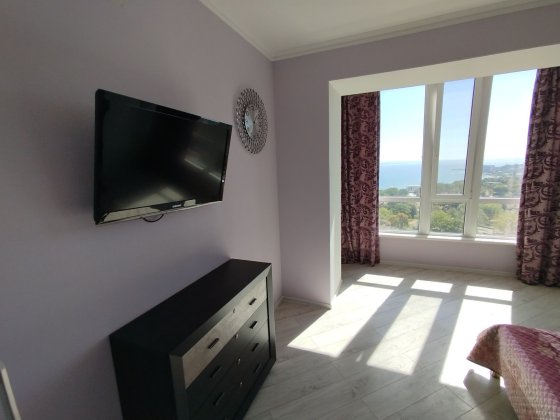 У продажу простора 1-кімнатна квартира з видом на море! Черноморск