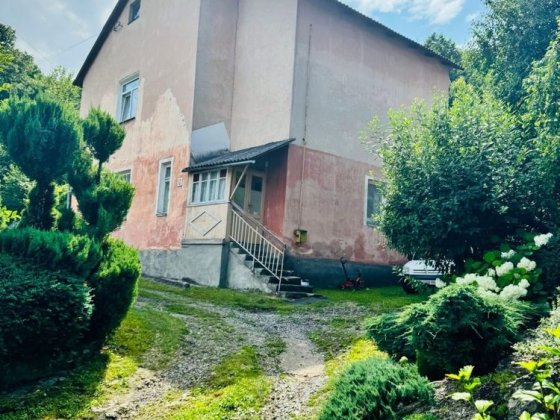 3-к квартира з гаражом, ділянкою в центрі м.Кременець Кременец