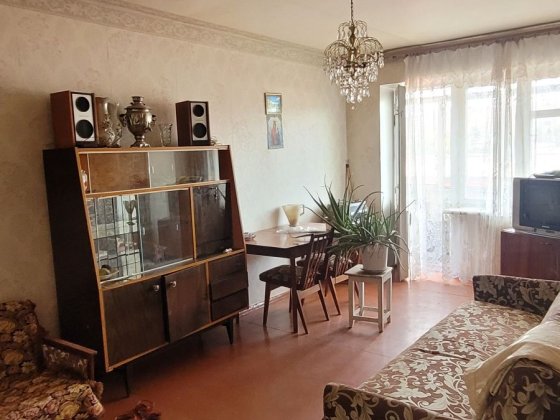 Продам  2-кімнату  квартиру центр Краматорск