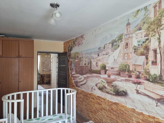 Терміново продам 2-о кімнатну квартиру в центрі міста Лозова Лозовая