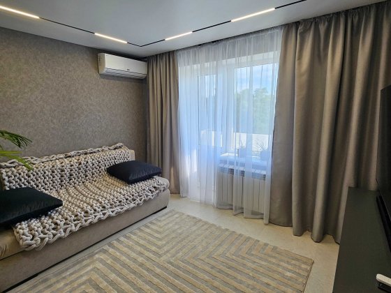 4 кімнатна квартира з меблями, технікою та сучасним ремонтом! Лубны