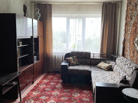 Продам 3х комнатную квартиру (район треугольник) Лозовая