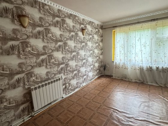 Продам 2-х кімнатну квартиру з індивідуальним опаленням Лозова