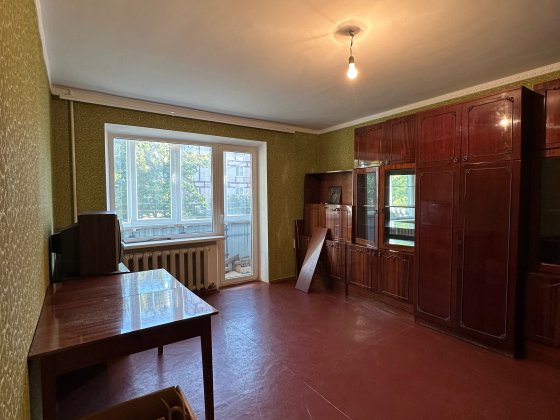 1но комнатная квартира район 1 школы Марганец