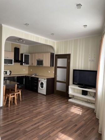 Продам квартиру в центрі - фото 1