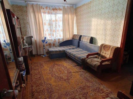 Продається двокімнатна квартира в самому центрі міста Могилев-Подольский