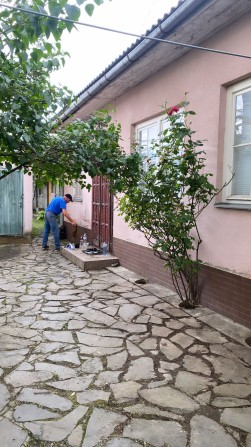 Продаж 2 кімнатної квартири/будинку в центрі Мукачево біля набережної - фото 1
