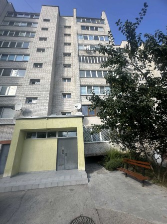 продаж 4-кімнатної квартири у м. Нетішин - фото 1