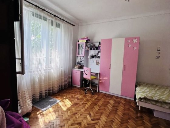 Продам 3 кімнатну на Петефі Мукачево