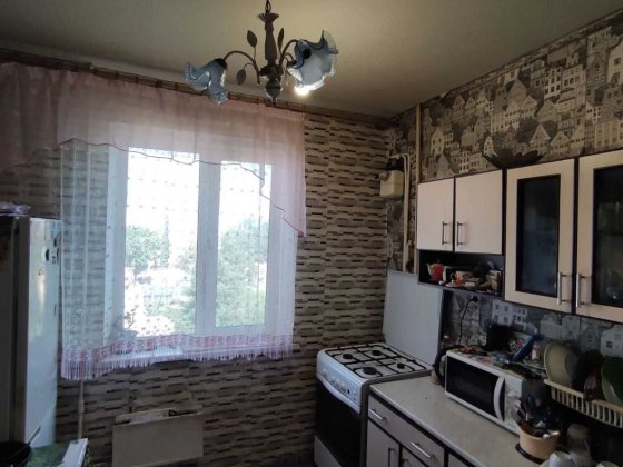 Продаж 3-кімнатної квартири в м. Обухів, центр (зупинка Школа) Обухів