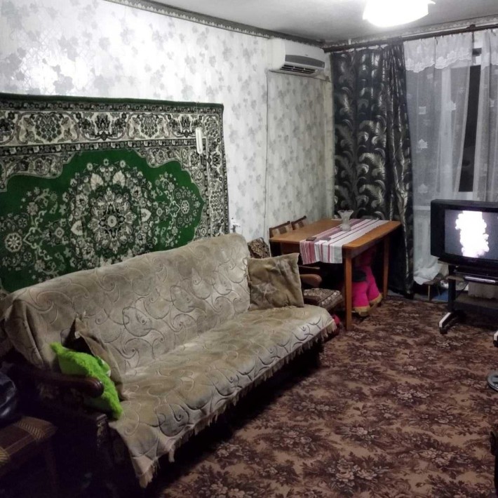 Продаж 3-кімнатної квартири у м. Павлоград - 13 тис. $ - фото 1